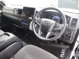 【新車/ハイエースワゴンGL/4WD/familiar/2.7Lガソリン】フローリング施工【全国納車可能】