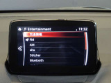 【マツダコネクト】ラジオ・テレビ/Bluetoothオーディオ、その他アプリケーションなどの機能で楽しむことができます。