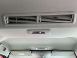 エアコンの冷気を後席へ送るサーキュレーターがあるので搭乗者全員快適空間です。