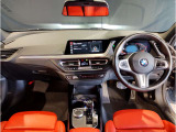 ☆センターパネルを運転席側に僅かに傾けたBMW独特のインパネ☆【駆け抜ける歓び】はここからもスタートしております☆