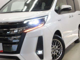 LEDヘッドライトです。デザイン性がよくとても明るいので、夜間の走行や悪天候でも安心です。しかも長寿命!