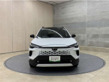 お車購入のポイントとなるフロントマスクです!シャープな目つきが印象的なデザインのヘッドランプです。