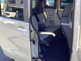 お車をお探しのお客様、ご購入までの流れや疑問点など一つ一つ丁寧にご説明させていただきます。 お客様にご納得頂ける一台を一緒にお探しさせて頂ますので、当店へ是非お越しください!
