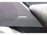 英国のオーディオメーカーMERIDIAN Audioは、その優れたサウンドで高い評価を受けています。数々の受賞歴を誇る同社のサウンドシステムは、長年にわたる音響心理学の研究をもとに、リアルなサウンドを実現。