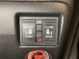 リアドアは乗り降りに便利な両側電動スライドドアです。また運転席に座っていながらスイッチ操作で自在にスライドドアを開け閉めできます。