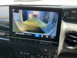 バックカメラ付きで駐車の際も安心です。