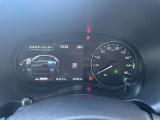メーター内のディスプレイには運転をサポートするさまざまな情報を表示。