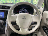 インテリアに合わせたデザインのステアリングは、運転される方のことも考え、運転しやすい形状、大きさです。是非一度、実際に触ってお確かめください。
