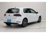 Golfと言えば太いCピラーが特徴的です。LEDテールランプはダイナミックターンインジケーター付き(流れるウィンカー)