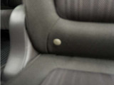 ◆ISOFIX◆シートベルトいらずでチャイルドシートと固定金具を連結するだけでガッチリ固定できます。