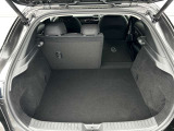 後席の倒し方によって様々な使い方ができるのもワンポイントです。