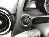 【 プッシュボタンスタートシステム 】 「アドバンストキーを携帯し、ブレーキペダルを踏みながらインパネ上のボタンを押すだけで、エンジンの始動/停止ができます。」