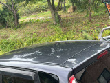 ルーフの状態です。後端部に小さなへこみがあります。実車でご確認ください