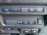 両側が電動スライドドアで、左右どちらからでも乗り降りOK。更に運転席のスイッチ、インテリキーのボタンでも開閉自在。挟み込み防止機能も安心です!