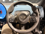 ハンドルヒーター付き!!寒い冬は指先から暖かくしましょう!!冷え込む時間の運転も快適になりますね!!