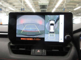 車両を上から見たような映像をナビ画面に表示するパノラミックビューモニターが付いています。