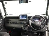 オシャレなインテリアで運転する気分も盛り上がりますよね^^
