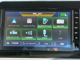 Apple CarplayやAndroid Auto対応。スマートフォンと連携し、普段使っているアプリを大画面で操作できます。