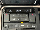 後席の足元って、こんなに広いの?って感じてください!これがホンダの特許技術「センタータンクレイアウト」でなせる広さです。頭上も足元もゆったりしていますよ。