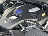 430PS(カタログ値)を発揮する3000ccV6ツインターボエンジン。官能的なサウンドと気持ちの良い走りをご体感下さい