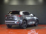 【CX-5】上質感と精悍さを兼ね備え、ワイド感を強調した意匠。オールラウンドな機能美と品格、洗練されたデザイン。