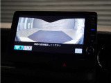 ◆マルチビューカメラシステム◆運転席から見づらい前後左右を、ナビ画面の映像で確認。見通しの悪い交差点や狭い道でのすれ違い、駐車などをサポートします。