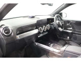 お気軽にお問い合わせください。Tel:075-325-0440 Mobile:070-2313-8676  中古車担当:時女まで