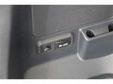 非常時やキャンプなどに役立つAC100Vコンセント付きです。