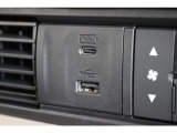 2.5AのUSB(充電)が付いており、車内でもしっかりとスマートフォン等の機器へ充電可能です♪