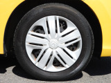 ★右前タイヤ★デザイン性と実用性を兼ね備えたホイールです!タイヤ詳細 185/60R15インチで、タイヤの溝は5mmとなります。