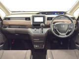 ★いつでも気持ちよく運転できて、使い勝手のいい収納や体をケアするシート、細部にまでこだわったインテリア♪