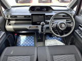 [室内]黒を基調としたシックな室内です☆落ち着いて運転して頂けます♪
