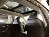 豪華な内装で運転も楽しくなりますよ♪