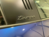 「Targa」のエンブレムがより高級感を出してくれます。