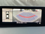 狭い場所での駐車やすれ違いなどでより的確な運転操作に役立つ360&deg;ビューモニターが装備されています。