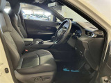 すっきりとしたデザインの内装は、さすがトヨタ車の上品さを感じます。
