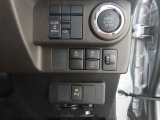 左側電動のスライドドアで楽々スムース!運転席からも開閉の操作もできます♪キーのスイッチひとつで自動開閉できる便利な機能もついてます♪