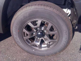 スタイリッシュな純正15インチアルミホイール!タイヤサイズは195/80R15です!