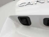 後退時に車両の後ろ側をモニター画面に表示します。車庫入れなどでバックする際に後方確認ができて便利です。車庫入れが苦手な人もこれで安心。