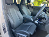 電動黒ハーフレザースポーツシートも使用感を感じさせません!