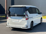 納車前にはしっかりと点検整備を実施しまして、エンジンオイル・オイルエレメント・前後ワイパーゴムなどの消耗部品を新品交換します