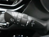 フロントワイパーは雨滴量と車速に応じてワイパーが作動してくれるオートモード付きです♪