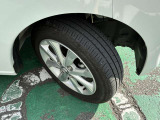 タイヤサイズは155/65R14です。日産純正アルミ装着です☆