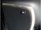 メーカー装着ナビになりますので、JBL製スピーカーシステムになります。