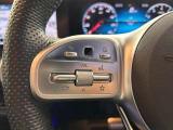 メモリー付きパワーシートが装備されている車両はシートの位置・ドアミラーの角度・ハンドルの位置を3名まで記憶出来ます。