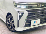 【LEDヘッドライト】悪天候や夜間走行時も良好な視界を確保し安心して運転できる高輝度LEDヘッドライトを装備!点灯速度が早く、消費電力も抑えられています。