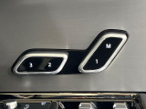 電動パワーシートですので運転中のシート調節も安全に行えます。微調整も可能ですのであなただけのドライビングポジションを実現します。