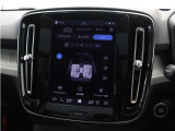 先進のエアピュリファイヤー(PM2.5センサー付)は、車内に侵入する有害なPM2.5微粒子を最大80%除去。よりクリーンで健康的な空気で満たされたキャビンであなたとあなたの大切なゲストをお迎えします。