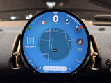 ナビやメディア、空調操作を直感的に楽しめる円形有機ELディスプレイ!ARナビや音声操作にも対応し、円形デザインが車内の主役に。見るたび、使うたびに気分が上がるMINIらしい演出です!
