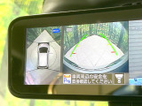 【アラウンドビューモニター】専用のカメラにより、上から見下ろしたような視点で360度クルマの周囲を確認することができます☆死角部分も確認しやすく、狭い場所での切り返しや駐車もスムーズに行えます。